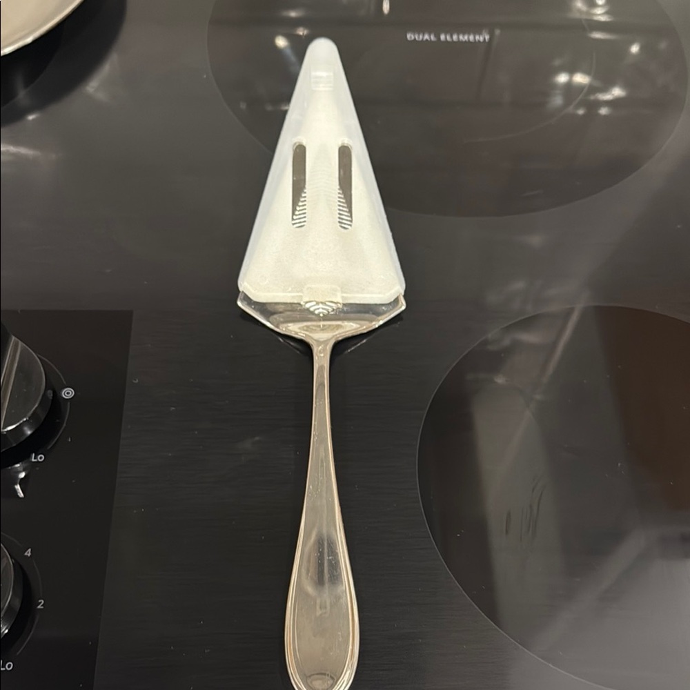 YAMAZAKI Cake Cutter